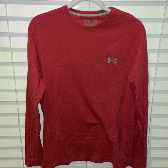 Long Sleeve UnderArmour Workout - Picture 1 of 2